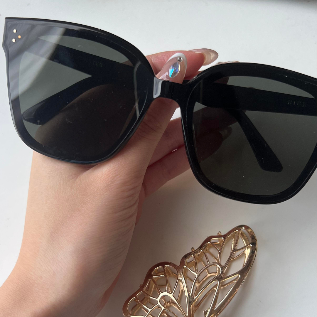 27 Essential Travel Items To Pack In 2023